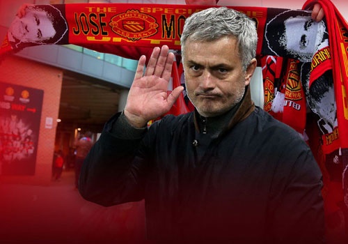 MU boi thuong cho Mourinho neu Van Gaal tai vi hinh anh