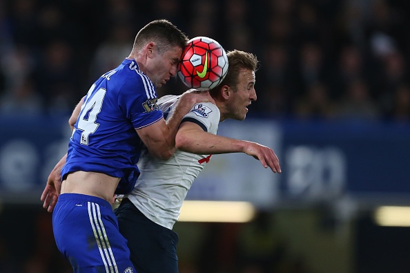 Chelsea hoa Tottenham 2-2, Leicester vo dich ngoai hang Anh hinh anh