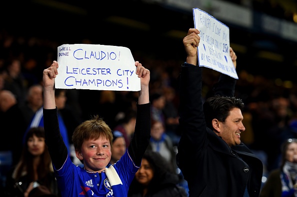 Chelsea giup Leicester vo dich truoc 2 vong anh 13