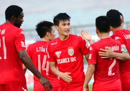 B.Binh Duong vs HAGL (5-0): Cong Vinh lap cu dup hinh anh