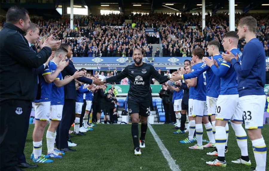 Doi hinh tieu bieu vong 38 Premier League anh 2