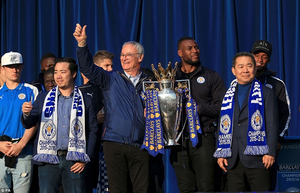 Leicester dieu hanh mung cup vo dich anh 5