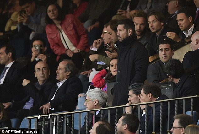 Simeone di choi cung ban gai nguoi mau anh 4