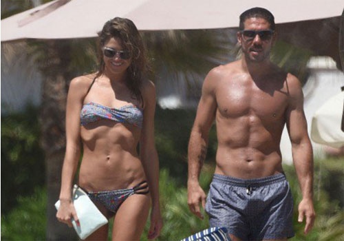 Simeone dua ban gai di choi truoc chung ket Champions League hinh anh