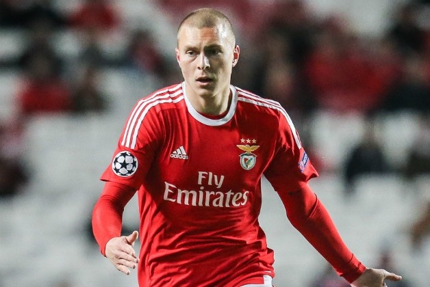 MU sắp có hậu vệ tân binh ảnh 1 MU sap co hau ve tan binh anh 1