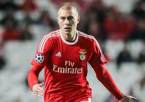 MU qua mat Barca don hau ve 21 tuoi hinh anh