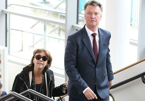 Louis van Gaal noi loi tam biet o MU hinh anh