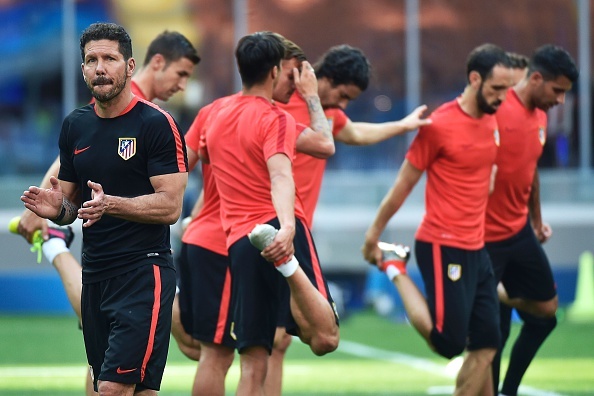 Atletico luyen bai danh dau de ha Real anh 5