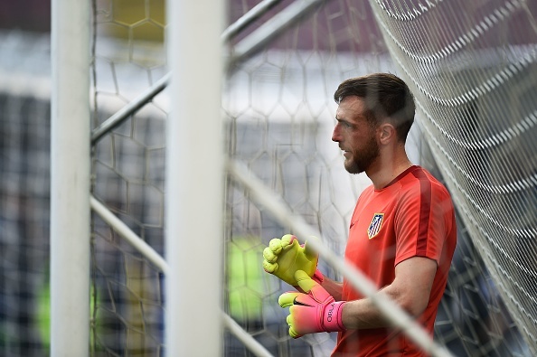 Atletico luyen bai danh dau de ha Real anh 8