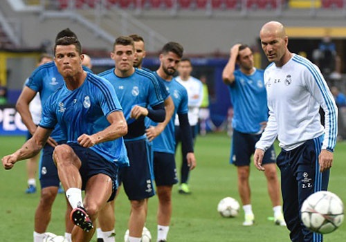 Zidane chuyen cho Ronaldo tap dut diem truoc tran chung ket hinh anh
