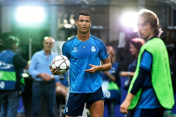 Zidane tập luyện cùng cầu thủ Real ảnh 5 Zidane tap luyen cung cau thu Real anh 5