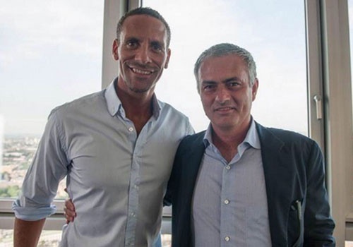 HLV Mourinho muon Ferdinand lam tro ly anh 1
