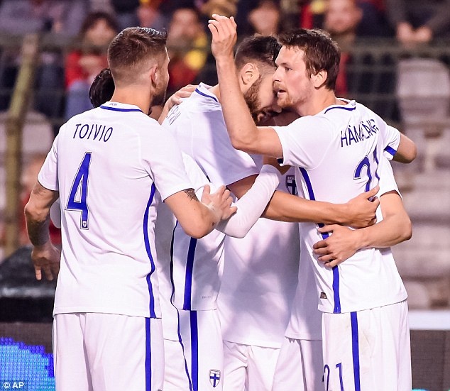 Tran DT Bi vs DT Phan Lan anh 5