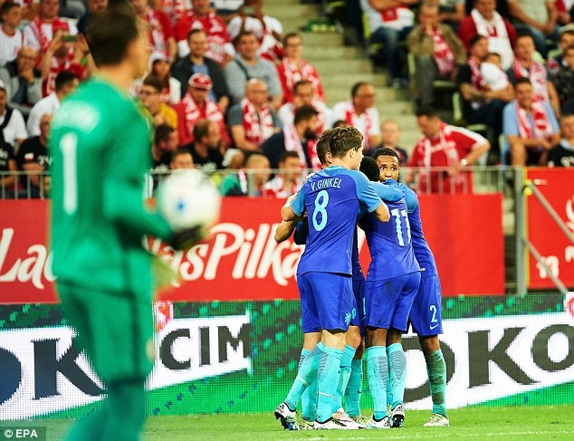 Tran DT Ba Lan vs DT Ha Lan anh 4