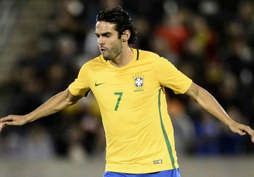 Kaka tam biet Copa America 2016 do chan thuong hinh anh