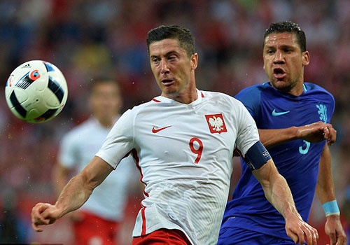 Doi tuyen cua Lewandowski thua Ha Lan 1-2 truoc EURO hinh anh