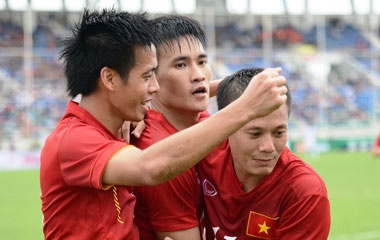 DTVN vs Hong Kong (2-2, penalty: 4-3): Cong Vinh lap cu dup hinh anh