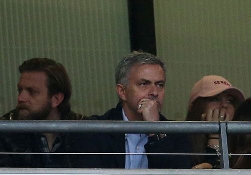 Mourinho chung kien cau thu MU giup DT Anh thang BDN 1-0 hinh anh