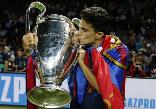 Barca ban ngoi sao dau tien he 2016 hinh anh