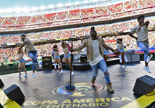 Le khai mac chop nhoang va soi dong tai Copa America 2016 hinh anh
