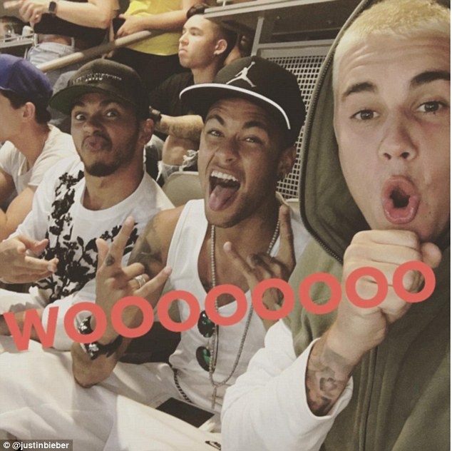 Neymar song nhu ong hoang o My hinh anh