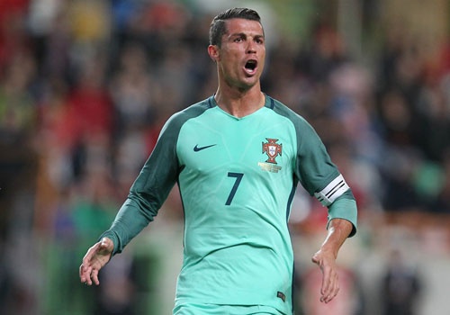 Ronaldo xuat sac nhung khong the thieu dong doi hinh anh