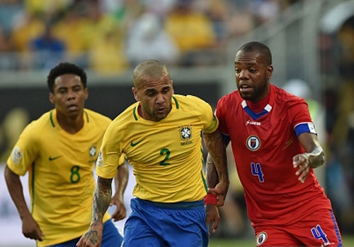 Brazil vs Haiti (7-1): Coutinho lap hat-trick hinh anh