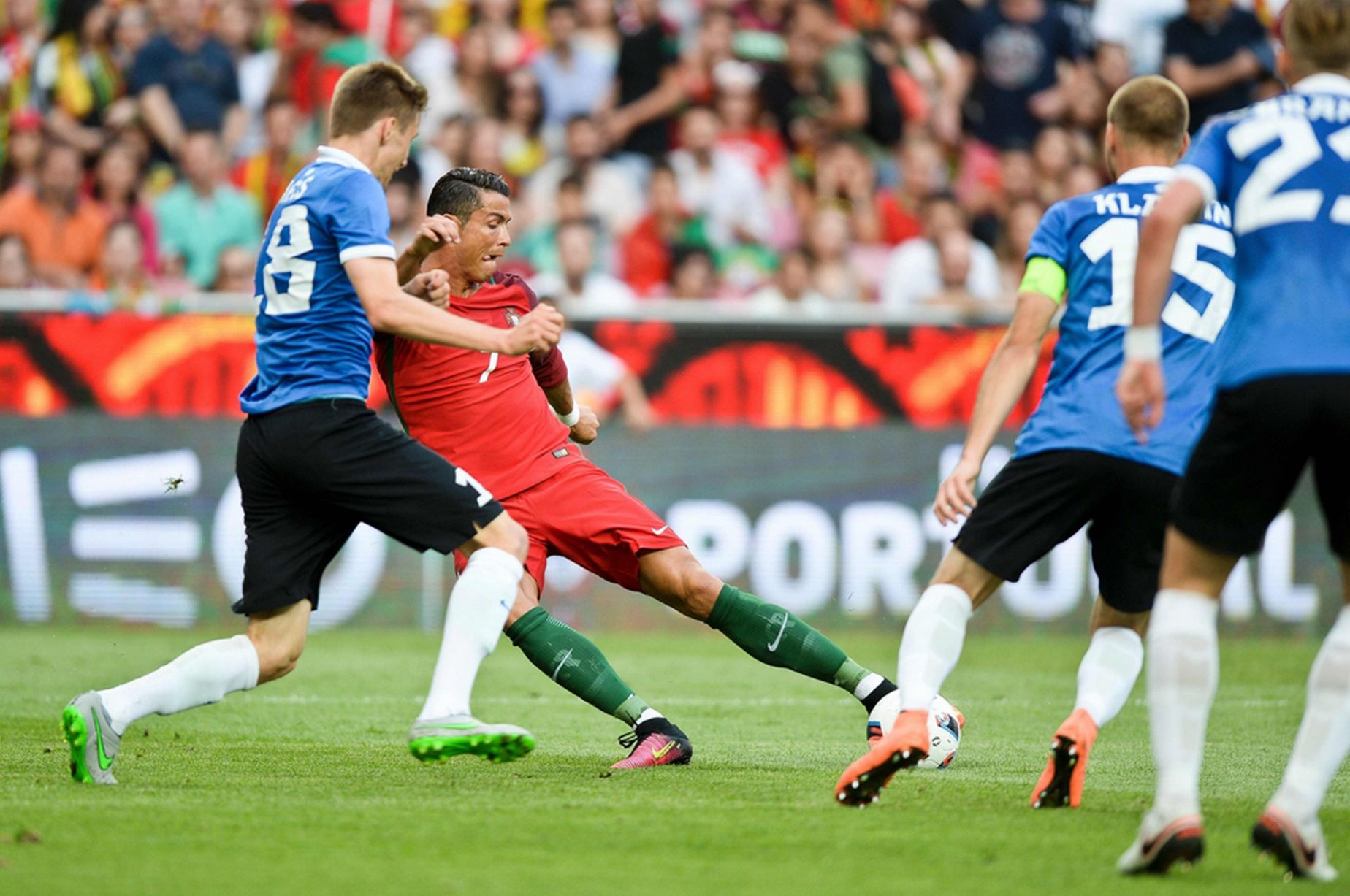 Ronaldo giúp Bồ Đào Nha thắng 7-0 ảnh 1 Ronaldo giup Bo Dao Nha thang 7-0 anh 1