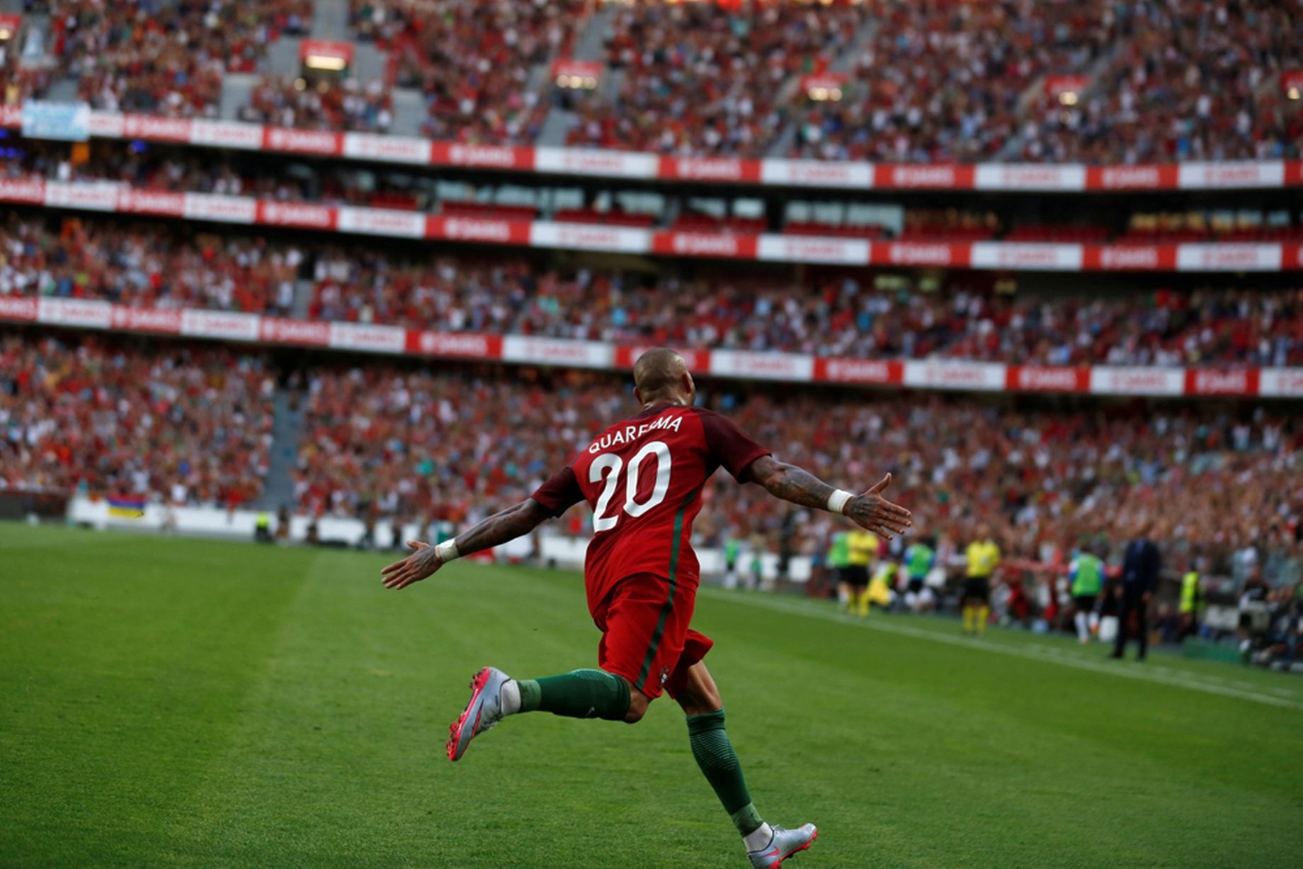 Ronaldo giúp Bồ Đào Nha thắng 7-0 ảnh 8 Ronaldo giup Bo Dao Nha thang 7-0 anh 8