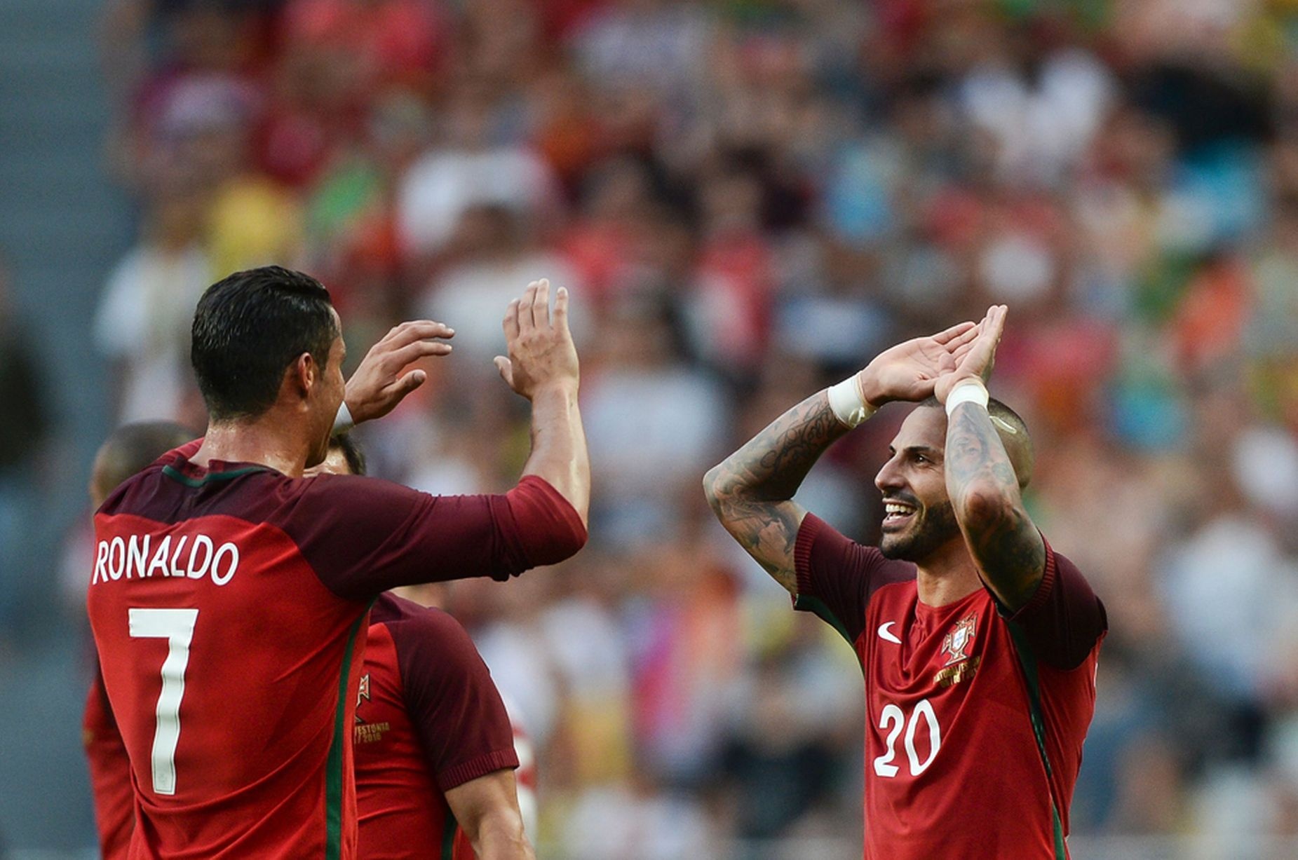 Ronaldo giúp Bồ Đào Nha thắng 7-0 ảnh 3 Ronaldo giup Bo Dao Nha thang 7-0 anh 3