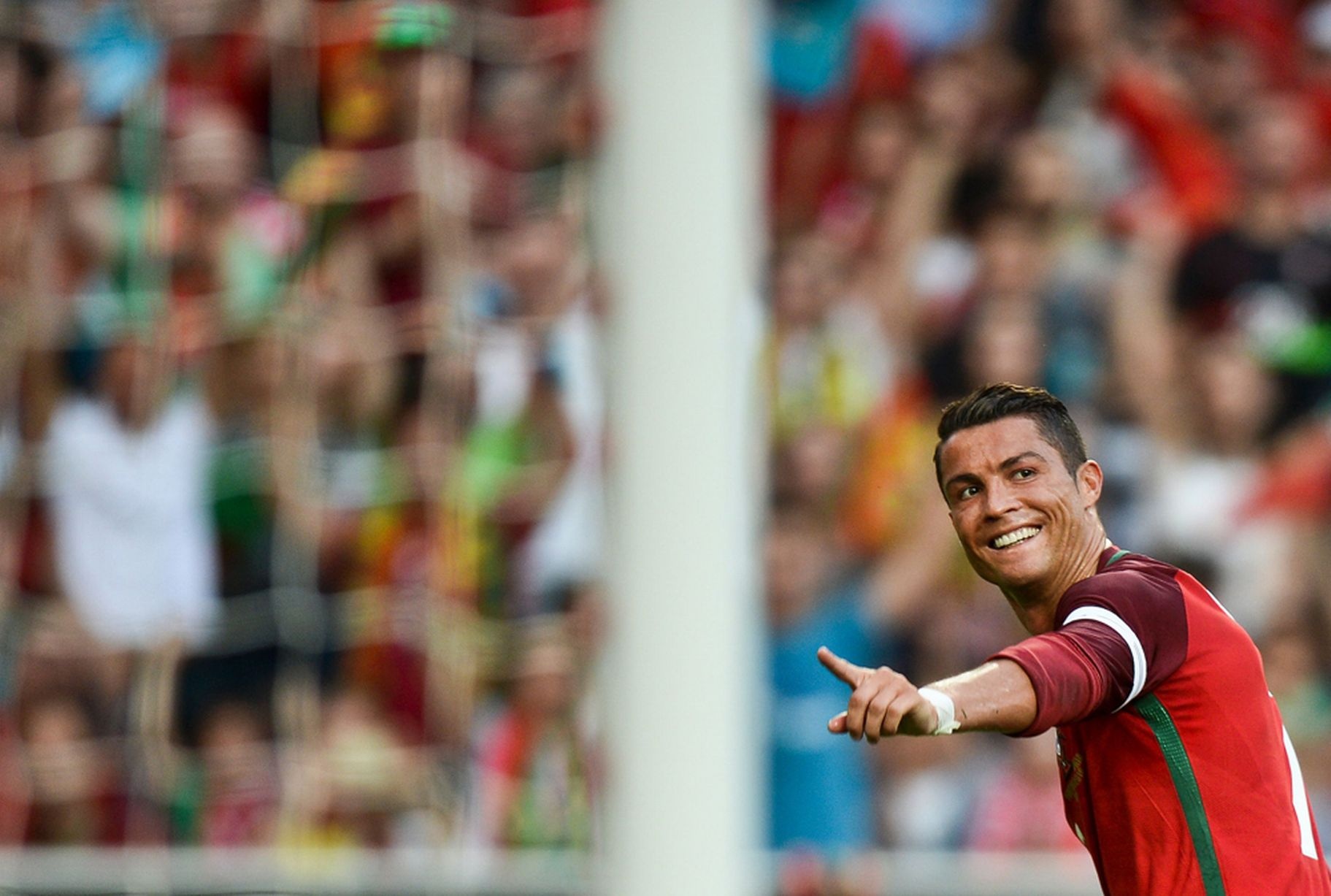 Ronaldo giúp Bồ Đào Nha thắng 7-0 ảnh 6 Ronaldo giup Bo Dao Nha thang 7-0 anh 6