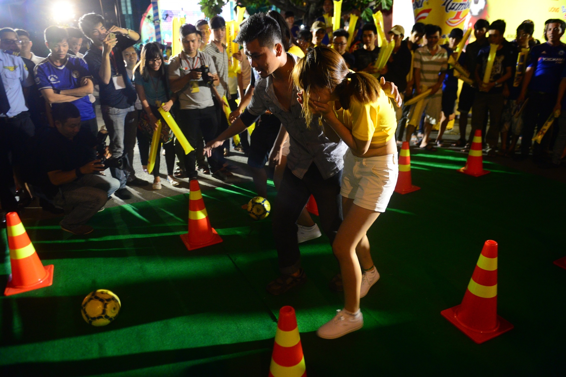 CDV TP Ho Chi Minh chao don Euro anh 2