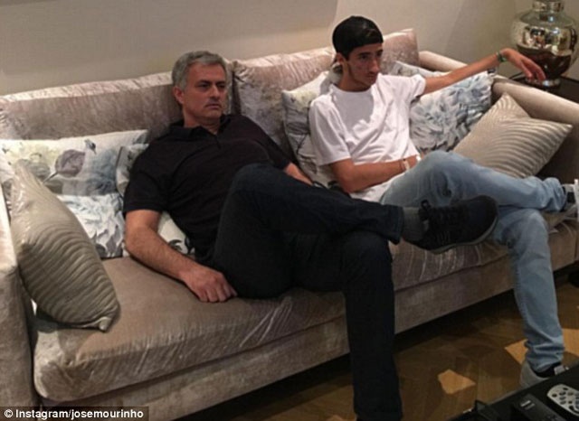 CĐV Anh rất bạo lực ảnh 2 CDV Anh rat bao luc anh 2