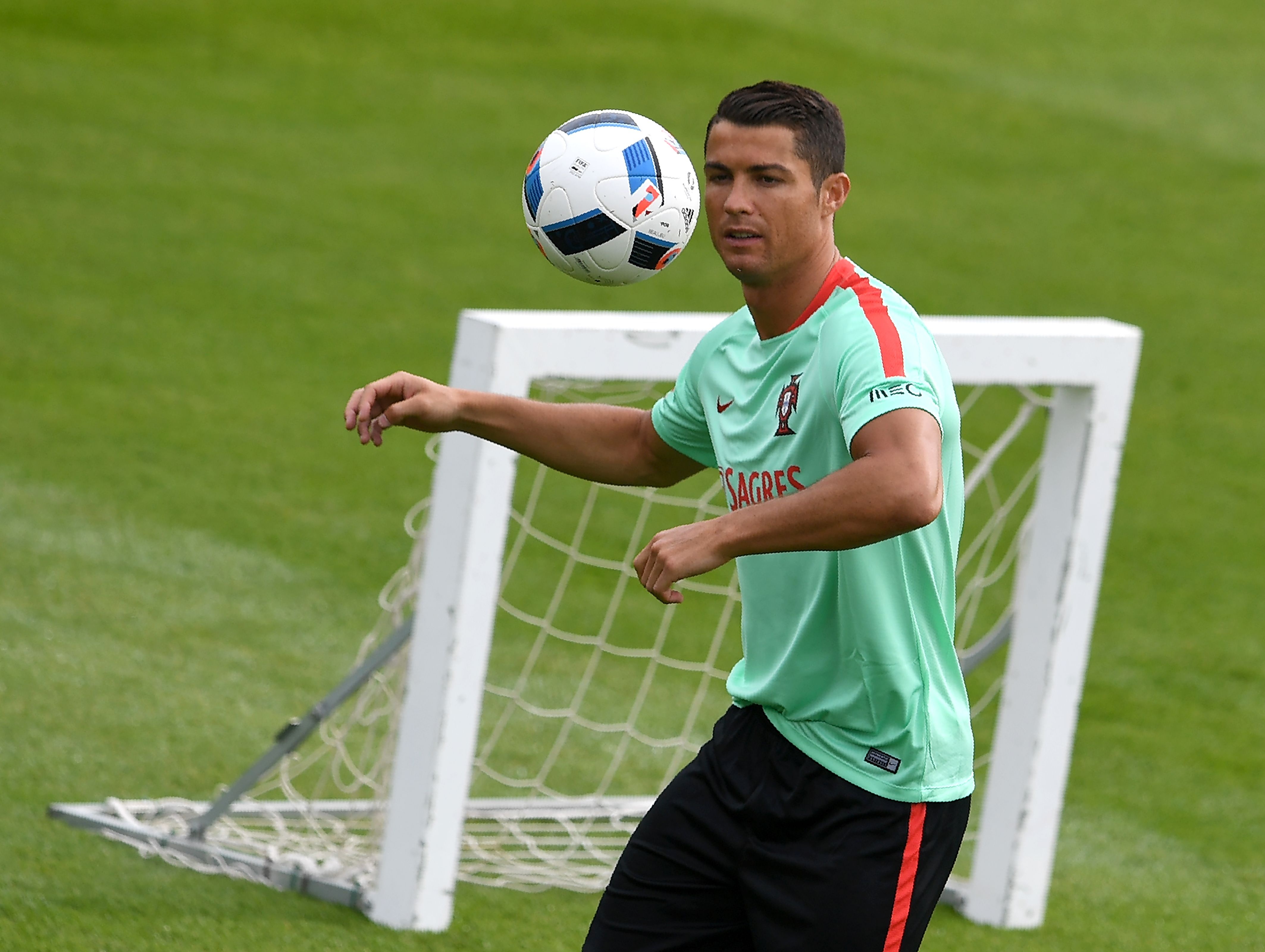 Ronaldo bieu dien ky thuat anh 4