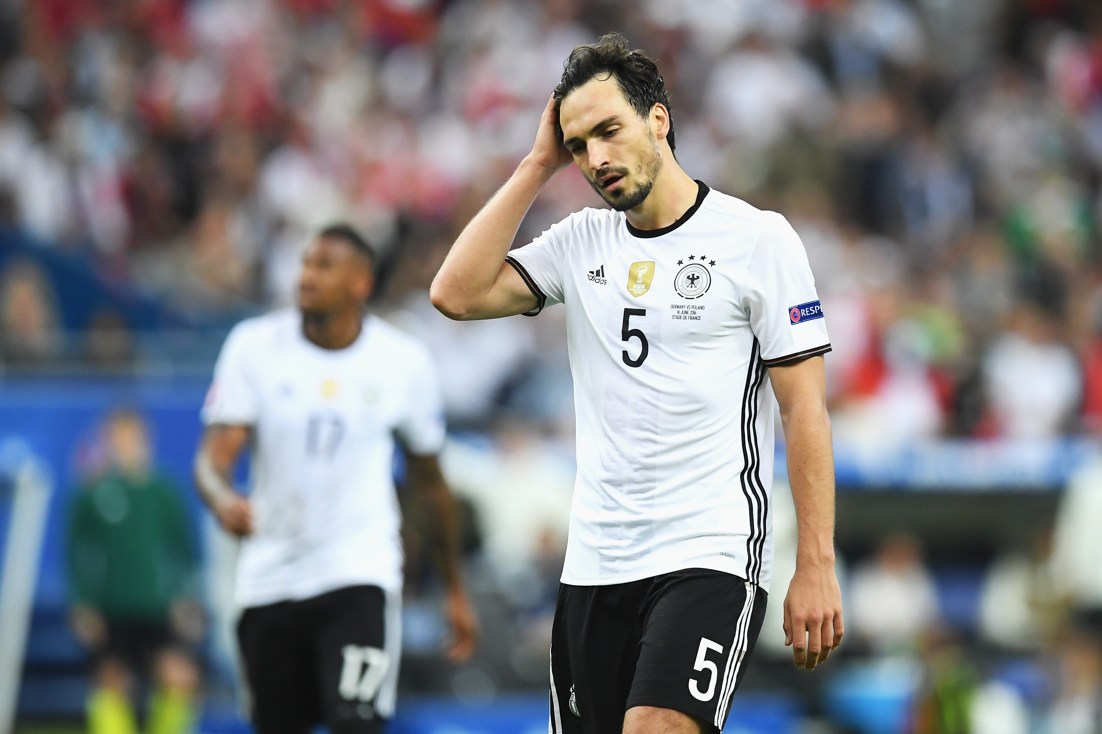 Boateng trach dong doi khi hoa Ba Lan anh 5