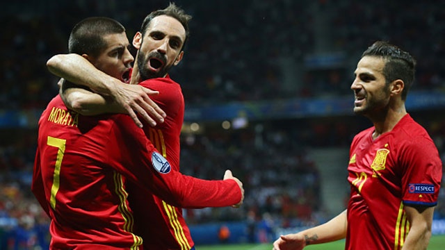 Tay Ban Nha vs Tho Nhi Ky (3-0): Morata lap cu dup hinh anh