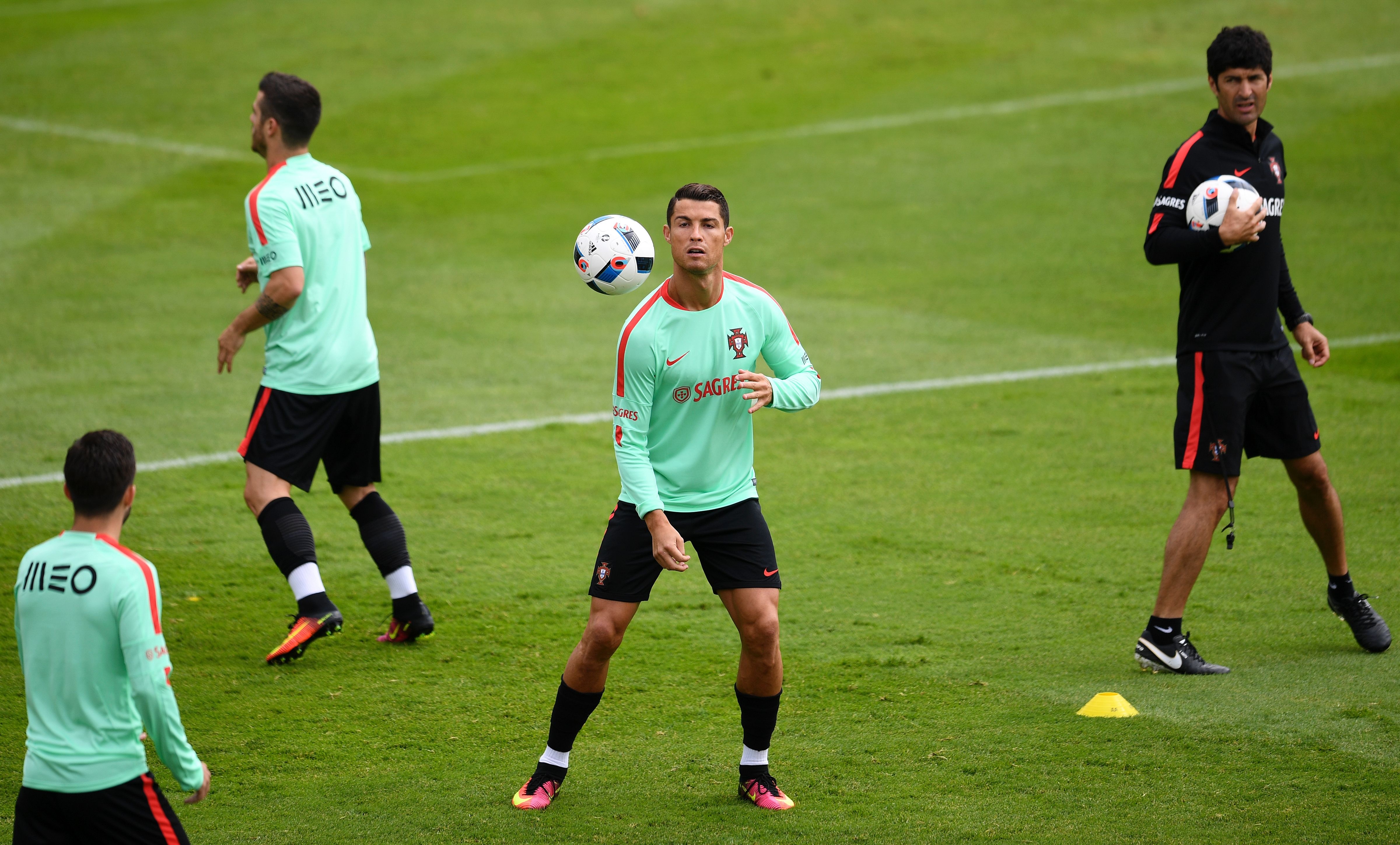 Ronaldo tich cuc tap du bi si nhuc anh 3