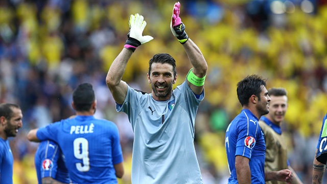 ‘Italy thang nho chay va lan xa vao doi thu’ hinh anh