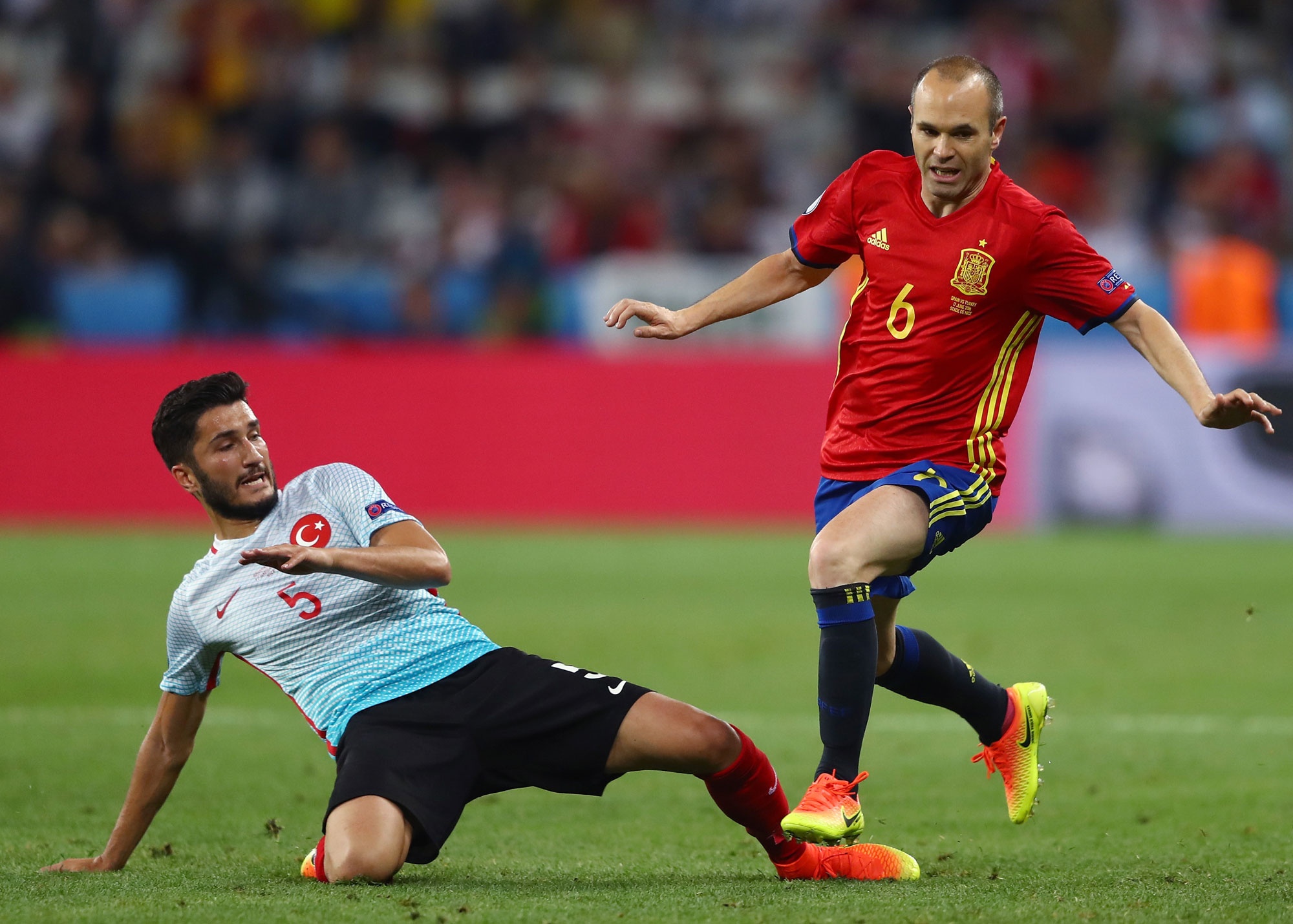 Cham diem Tay Ban Nha anh 9