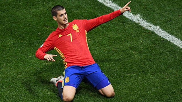 Cham diem Tay Ban Nha: Morata mang hinh bong Torres hinh anh