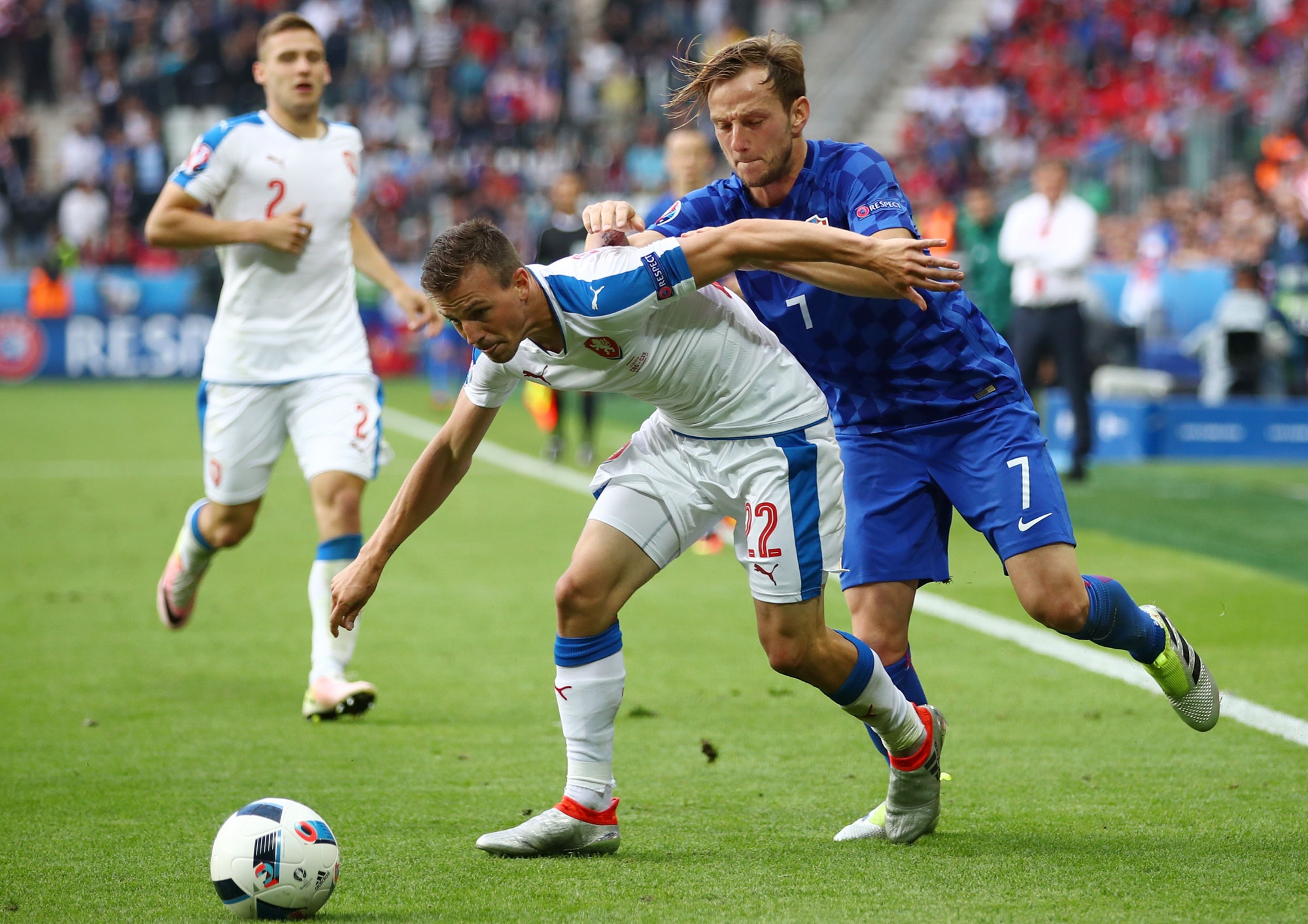 Doi hinh hay nhat luot thu hai anh 7