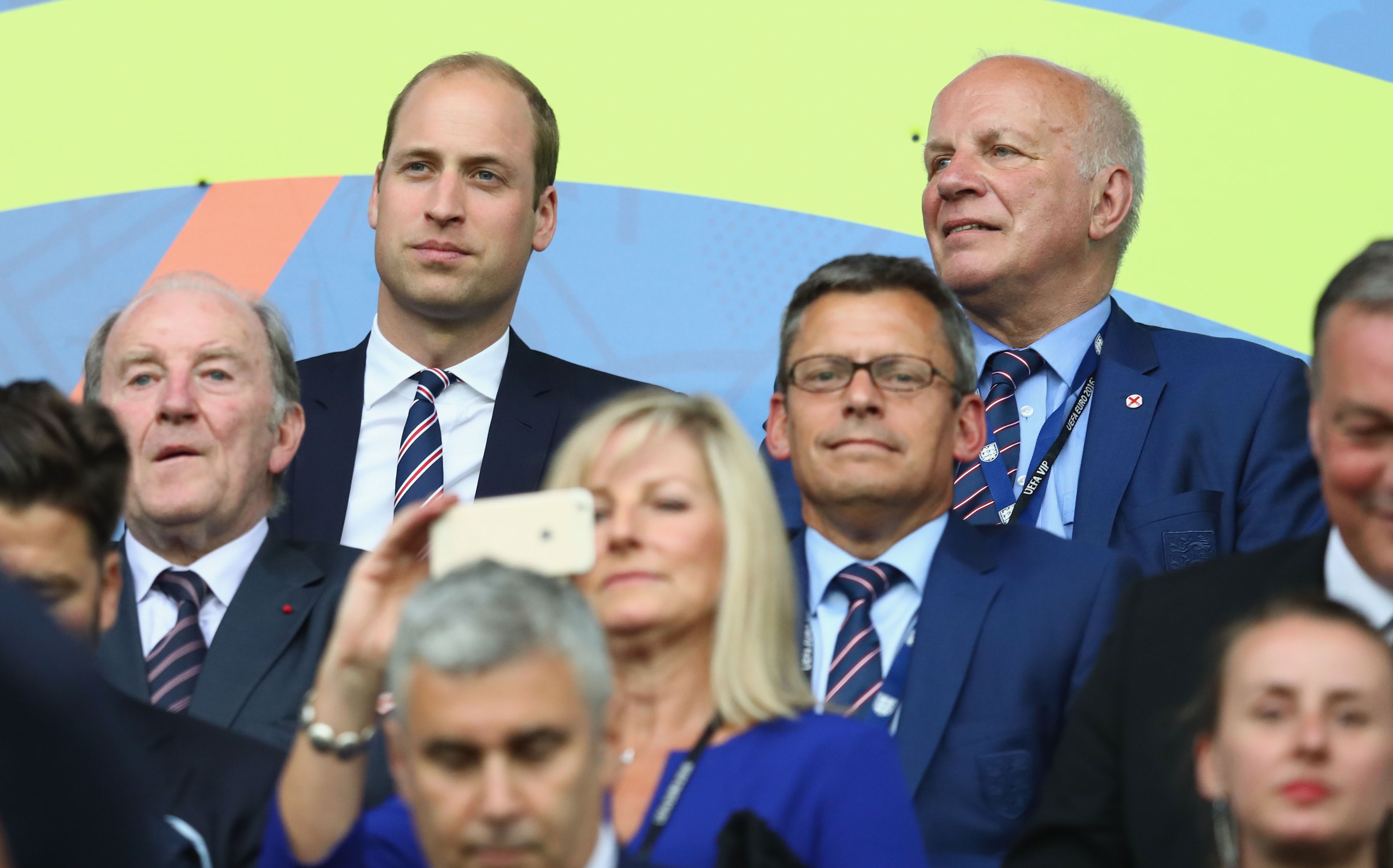 Nhung khan gia VIP theo doi Anh anh 2