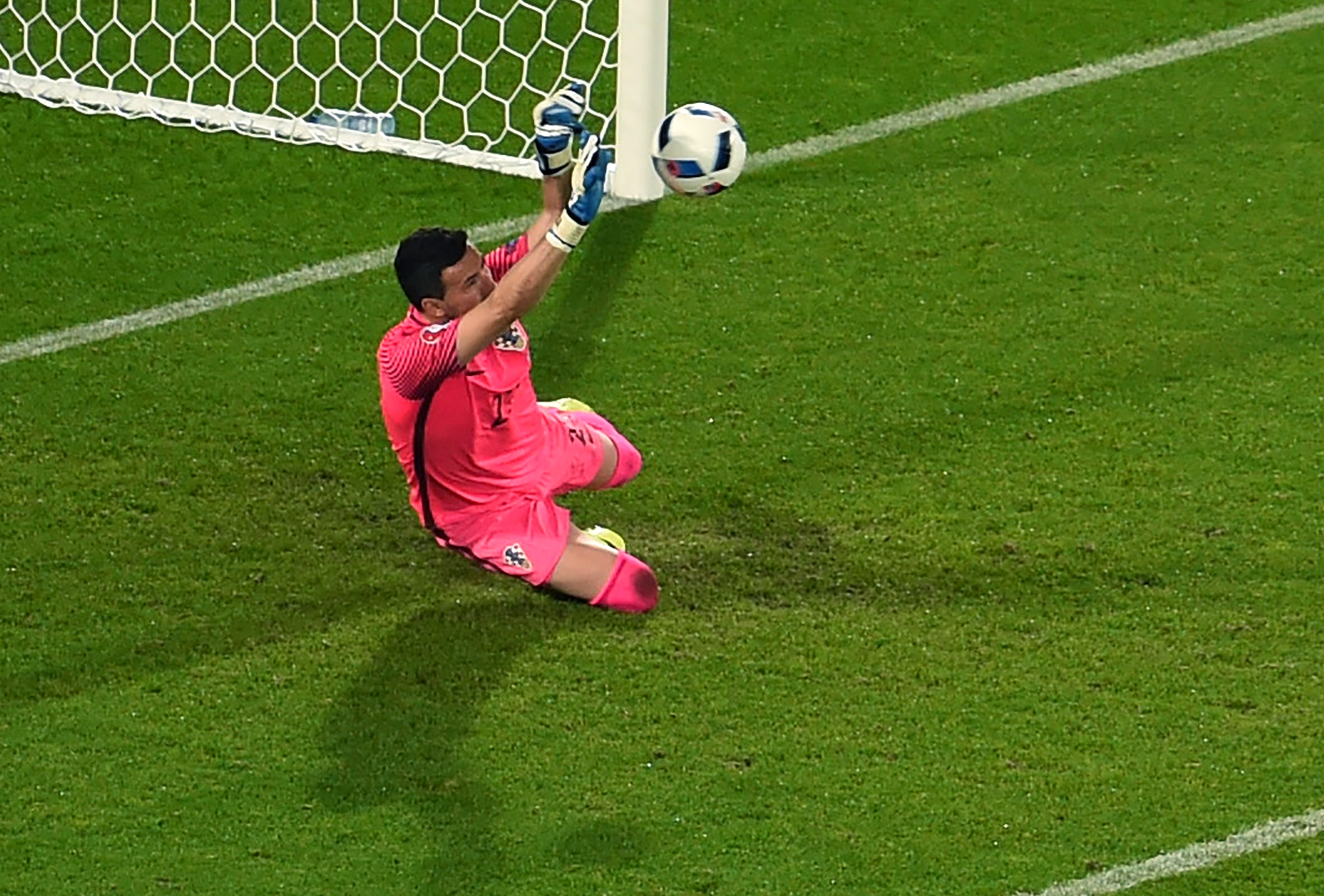 Tay Ban Nha gap Italy o vong 1/8 anh 10