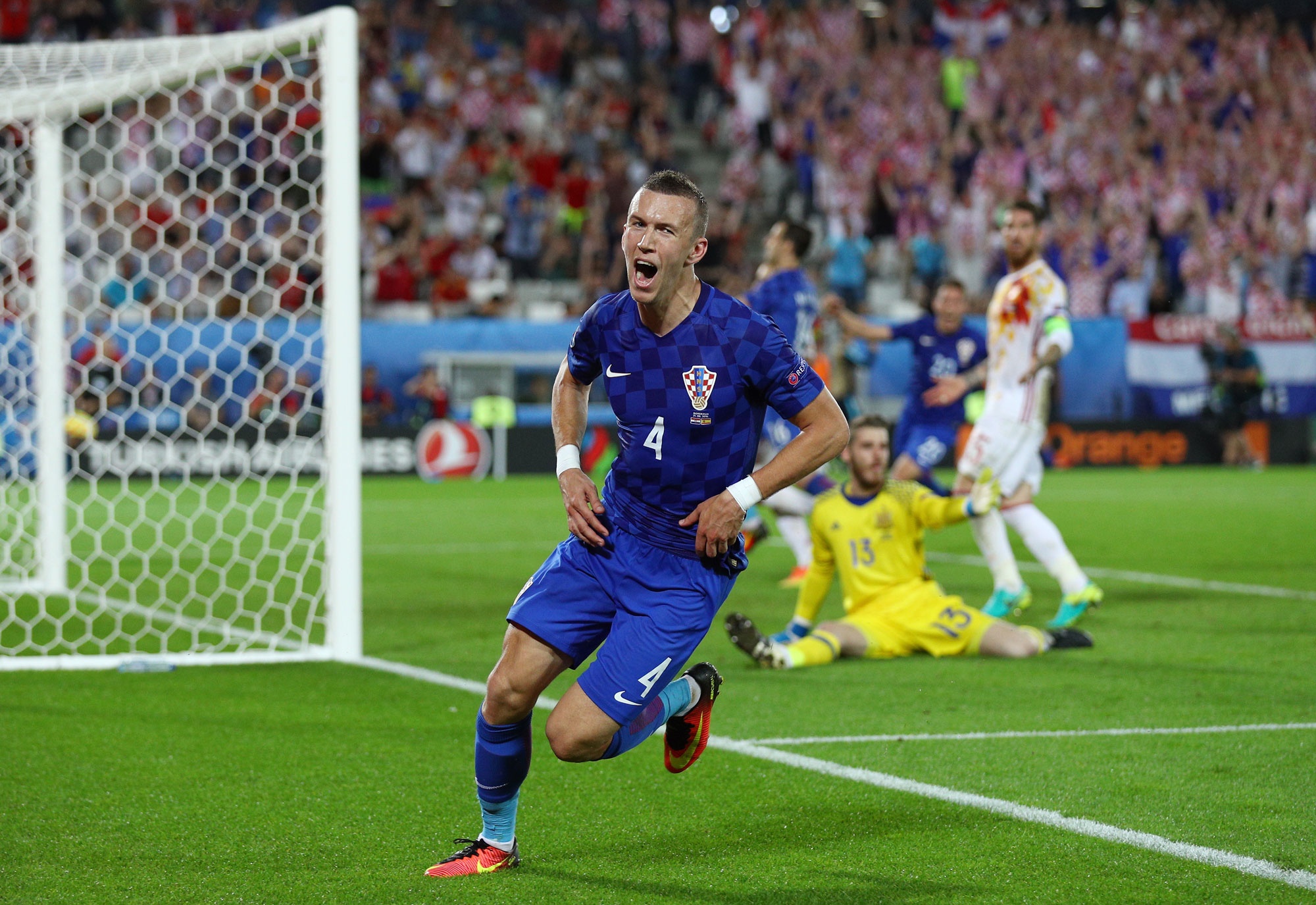 Tay Ban Nha gap Italy o vong 1/8 anh 11