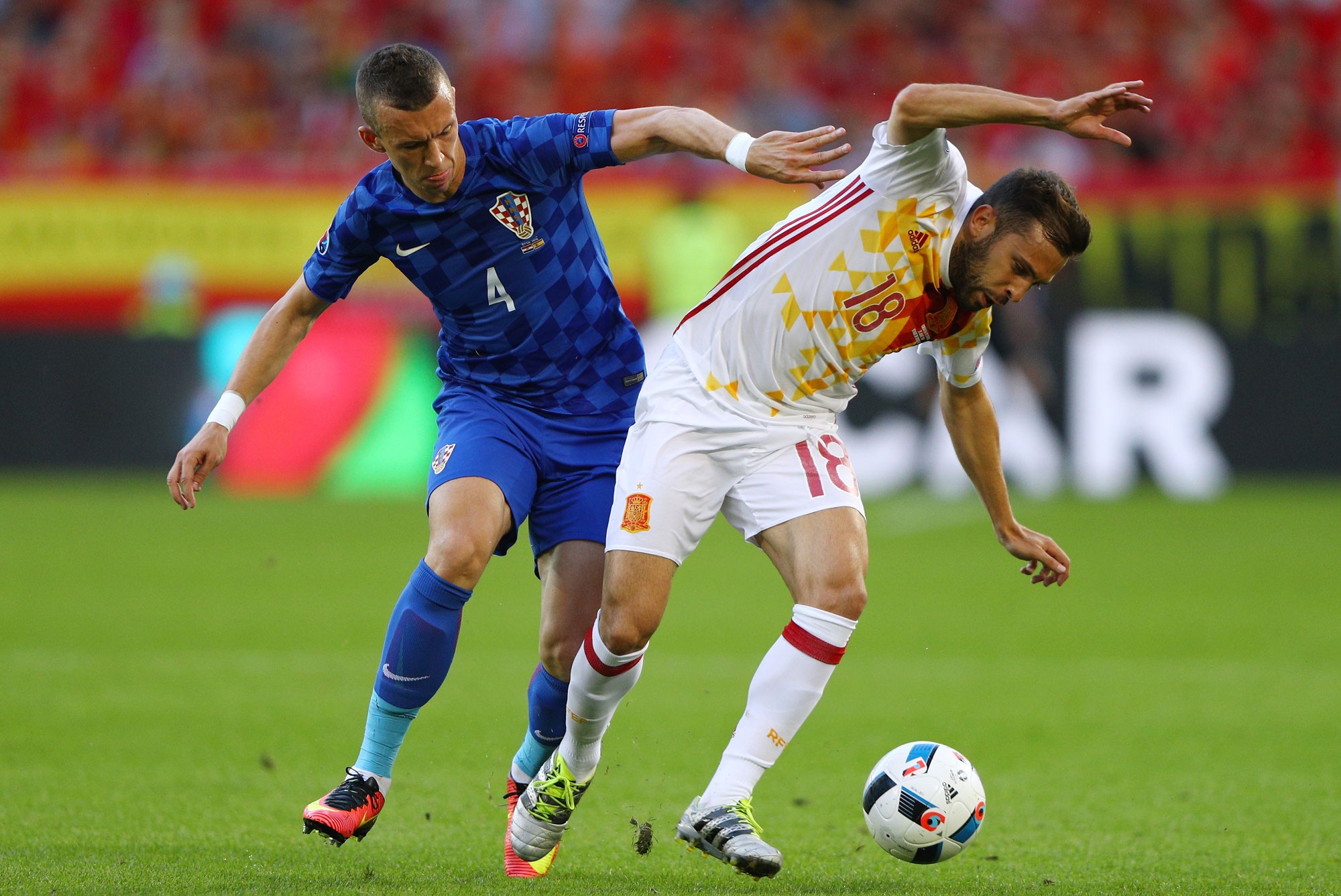 Cham diem Tay Ban Nha anh 6