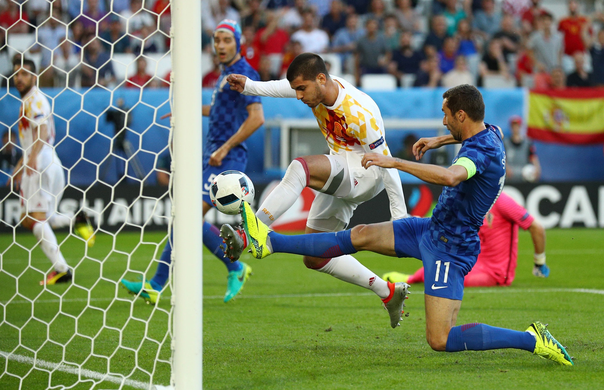 Cham diem Tay Ban Nha anh 12