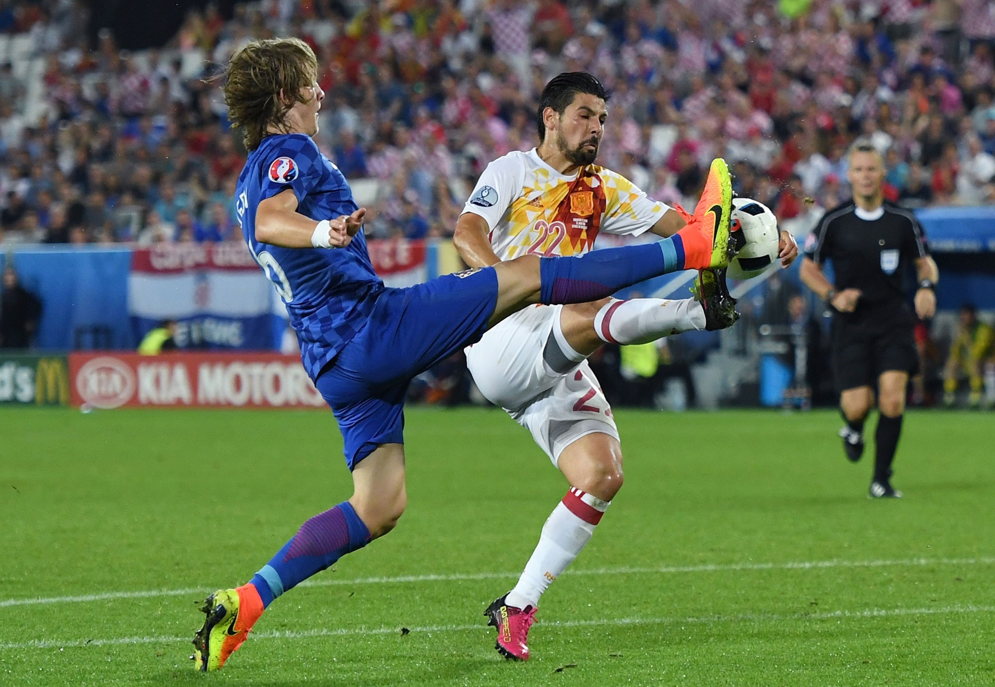 Cham diem Tay Ban Nha anh 11