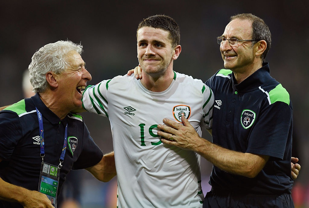 CĐV khóc ngất khi CH Ireland thắng Italy ảnh 3 CDV khoc ngat khi CH Ireland thang Italy anh 3