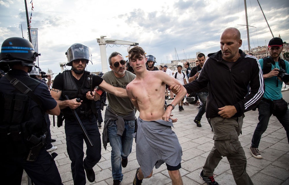 CĐV gây phản cảm ở Euro 2016 ảnh 9 CDV gay phan cam o Euro 2016 anh 9