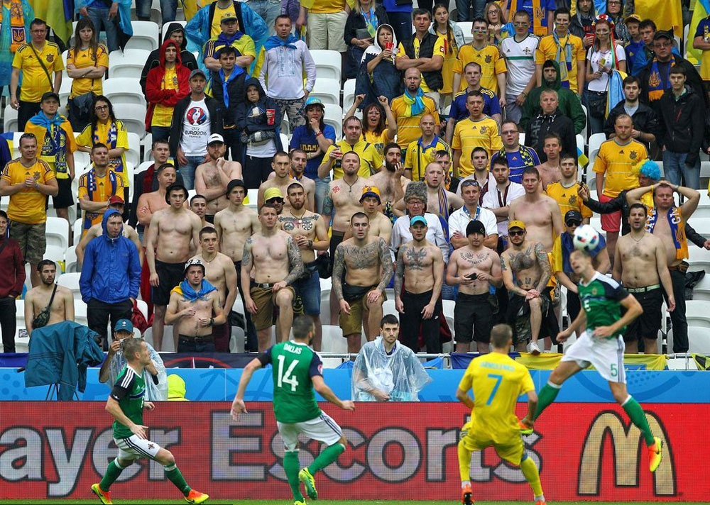 CĐV gây phản cảm ở Euro 2016 ảnh 11 CDV gay phan cam o Euro 2016 anh 11